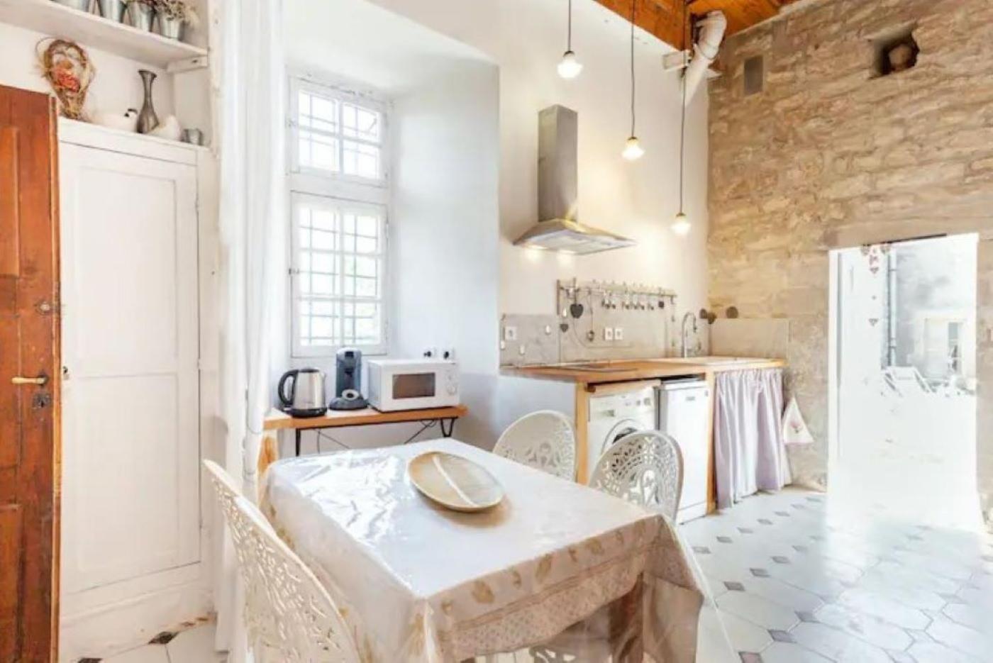 Appartement Spacieux Avec Deux Chambres Au Chateau Valence  Exterior photo