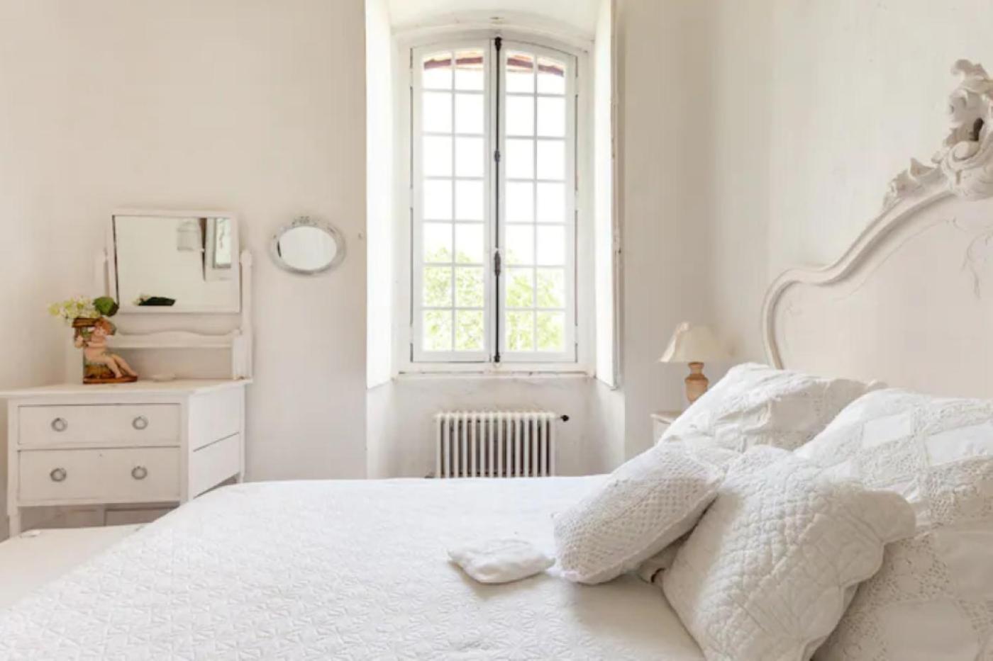 Appartement Spacieux Avec Deux Chambres Au Chateau Valence  Exterior photo