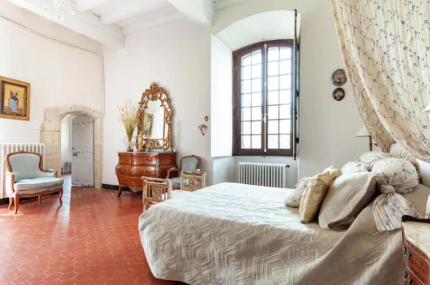 Appartement Spacieux Avec Deux Chambres Au Chateau Valence  Exterior photo